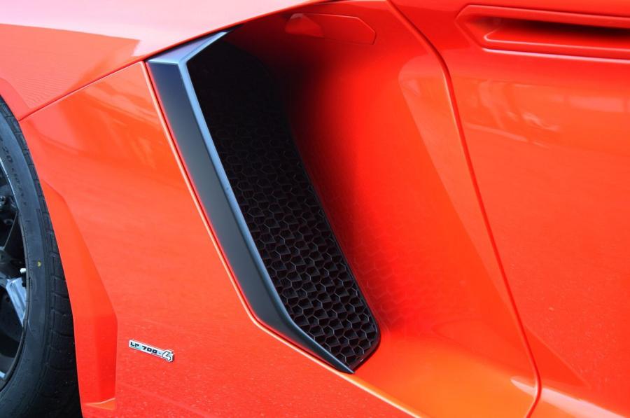  Lamborghini Aventador LP700-4 2011 года  (фото 107 из 204)